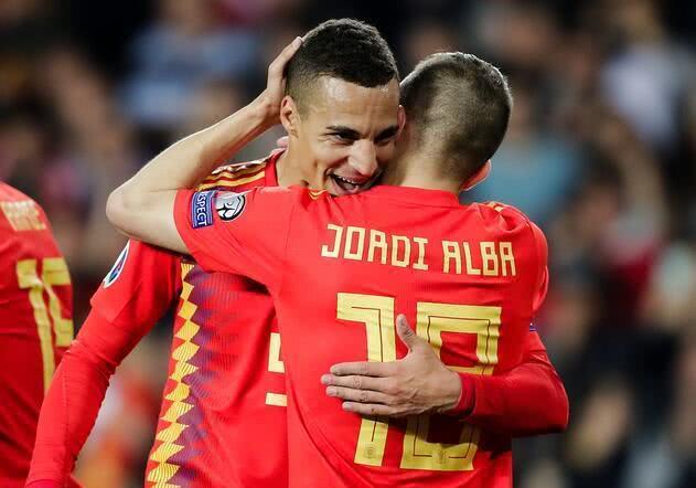 关于瓦伦西亚轻取里昂，阿尔巴统治全场的信息