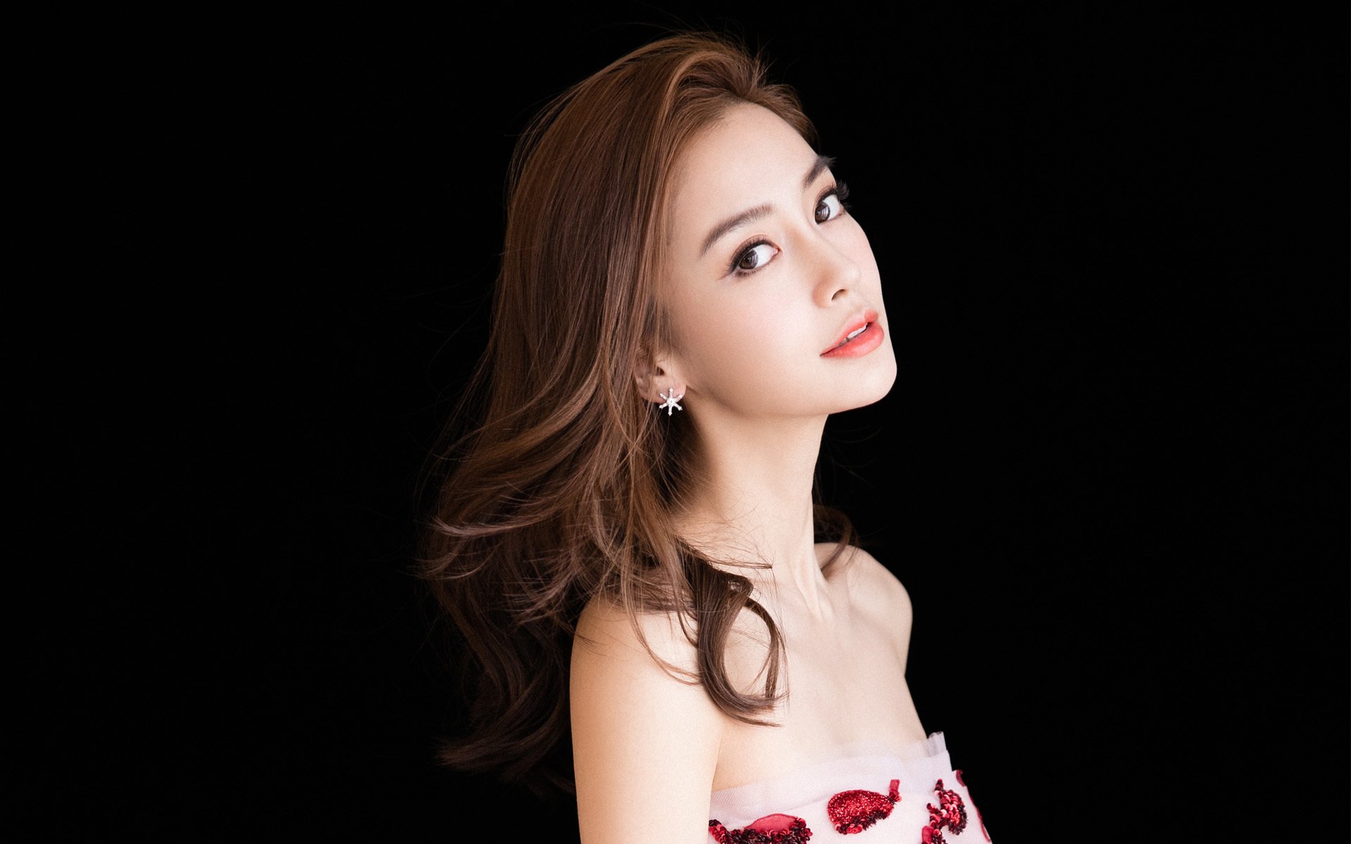 欧冠半决赛之夜的篮球赞歌，塔图姆末节接管比赛