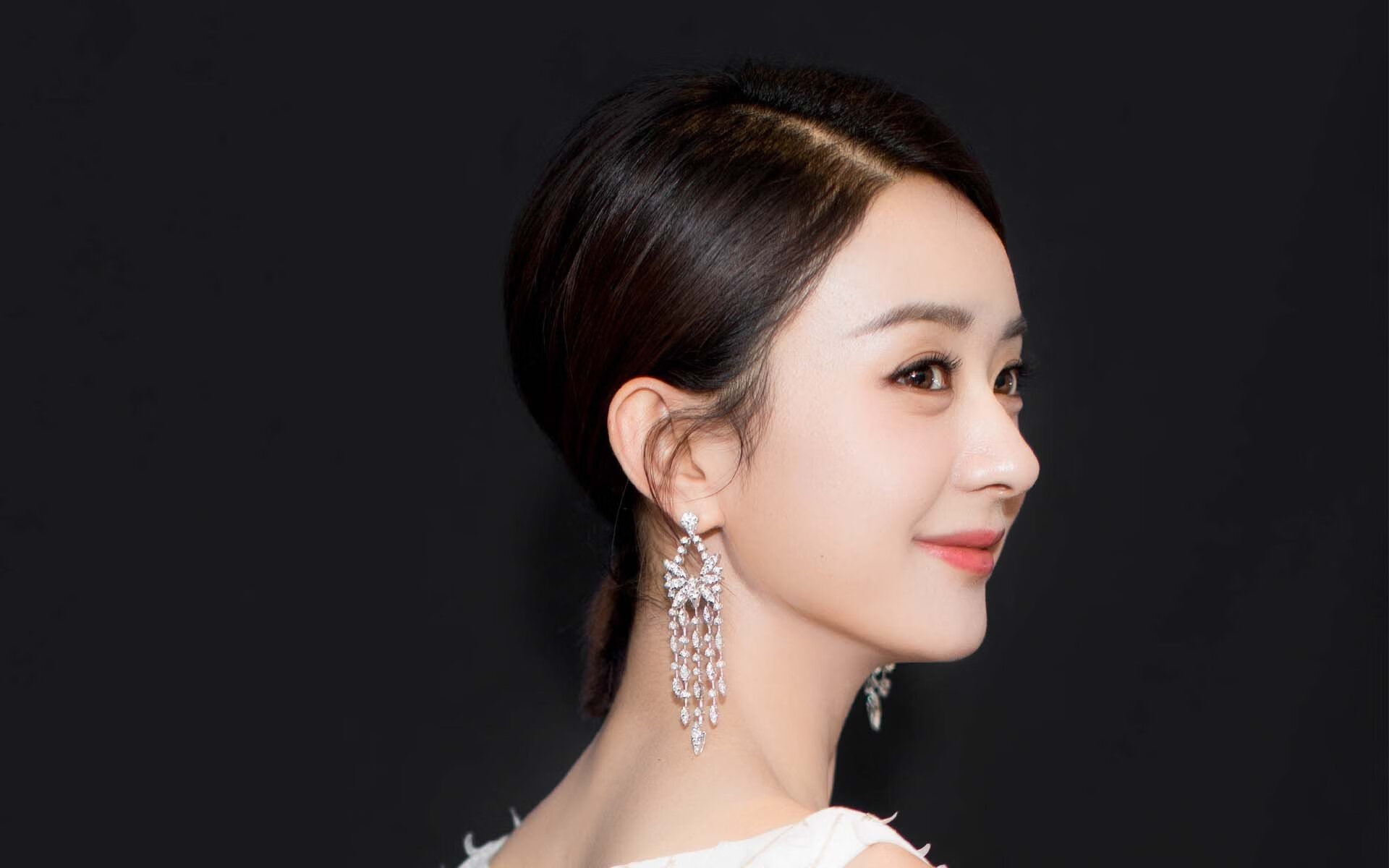 虚设的英雄与数据的幽灵，当恩佐在爱尔兰与冰岛的赛场爆炸