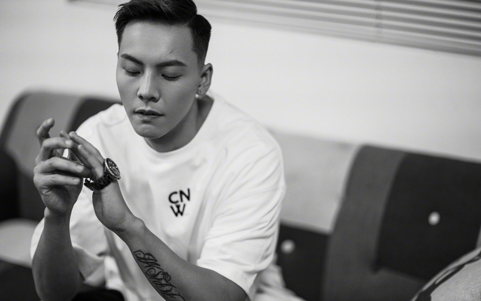 冰原上的铁壁,范戴克如何在C组生死战中拯救荷兰?